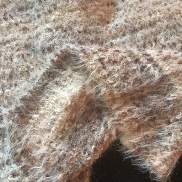 NWT MITTOSHOP Eyelash Fuzzy Shaggy BOHO Back Knot TWIST Deep V Sweater L Large - Picture 9 of 13